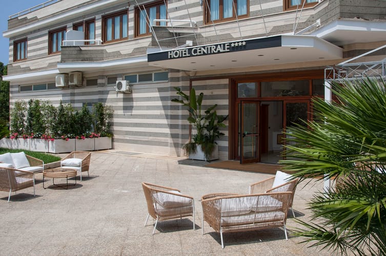 Hotelcentrale